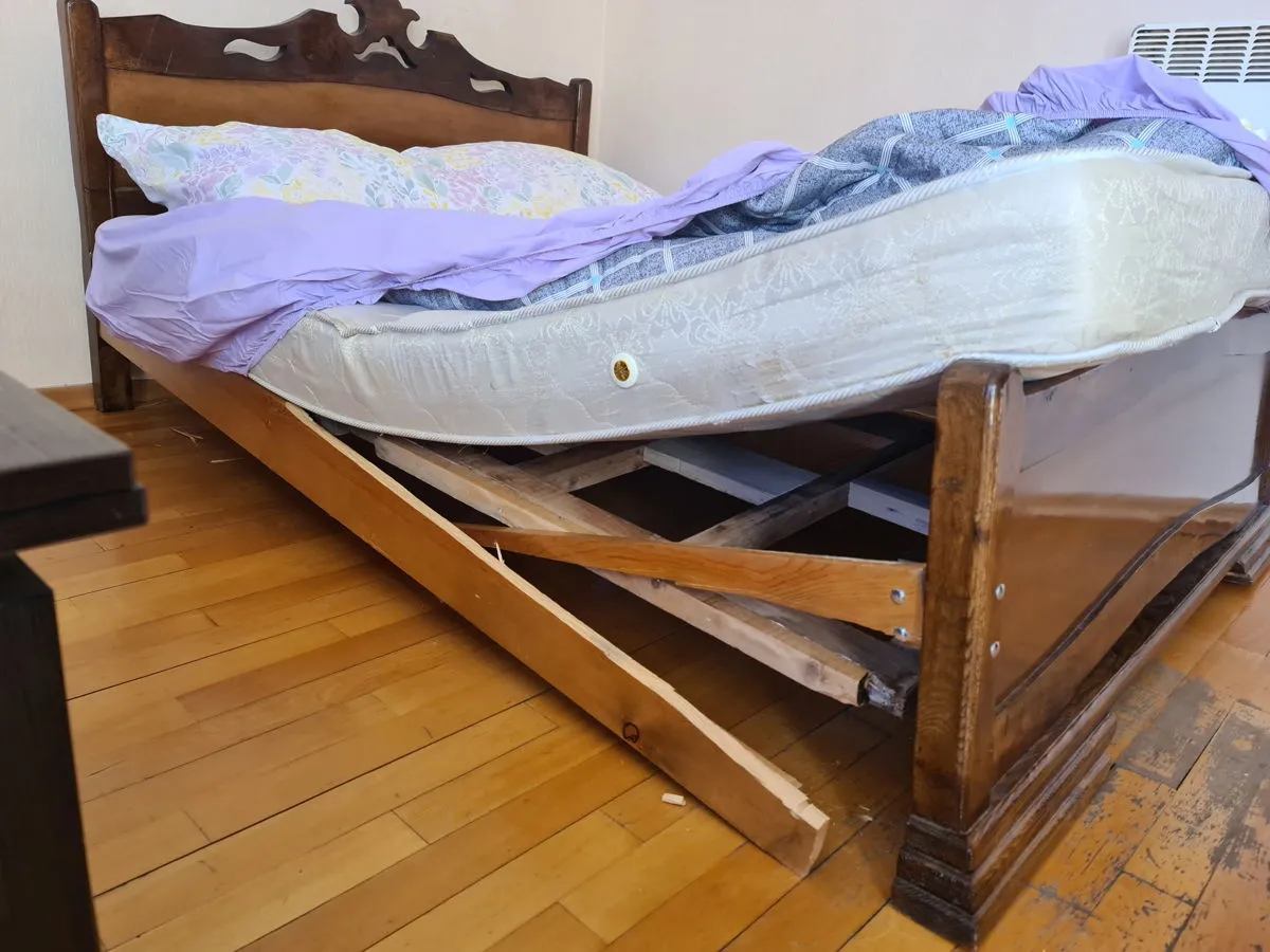 Сломалась кровать