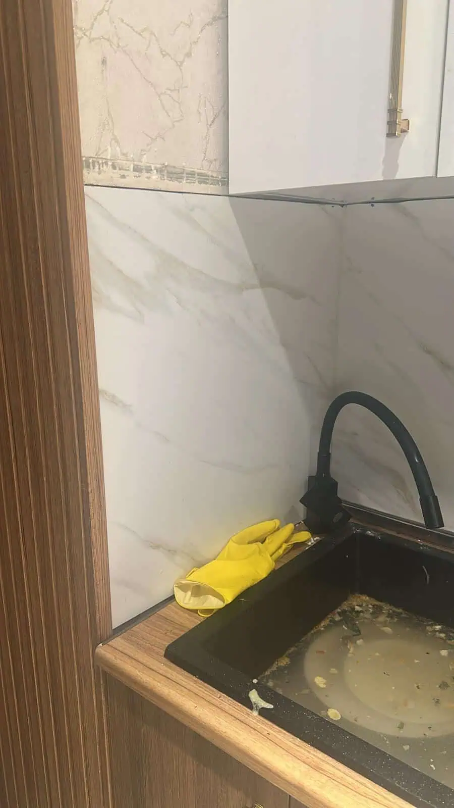 Засор кухонной гранитной мойки — стоячая вода, устранение засора в Тбилиси