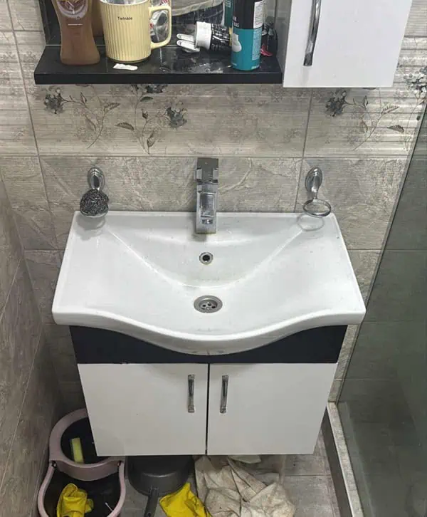 Тумба в ванной после замены разбухшей панели ДСП — мастер CityHandyman